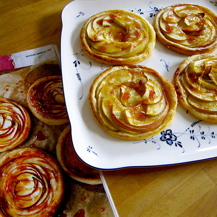 swirling caramel apple tarts