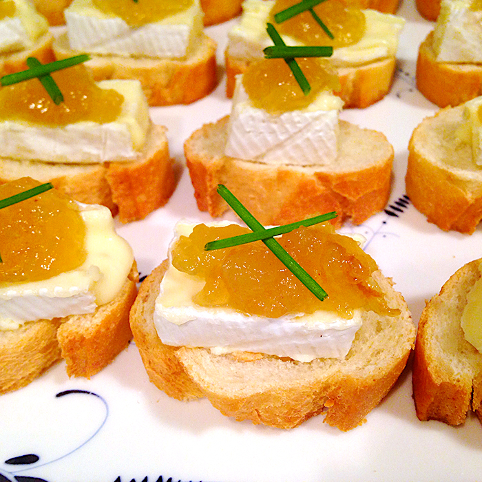 brie & apple chutney canapés