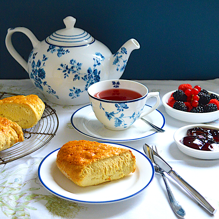 classic vanilla english scones